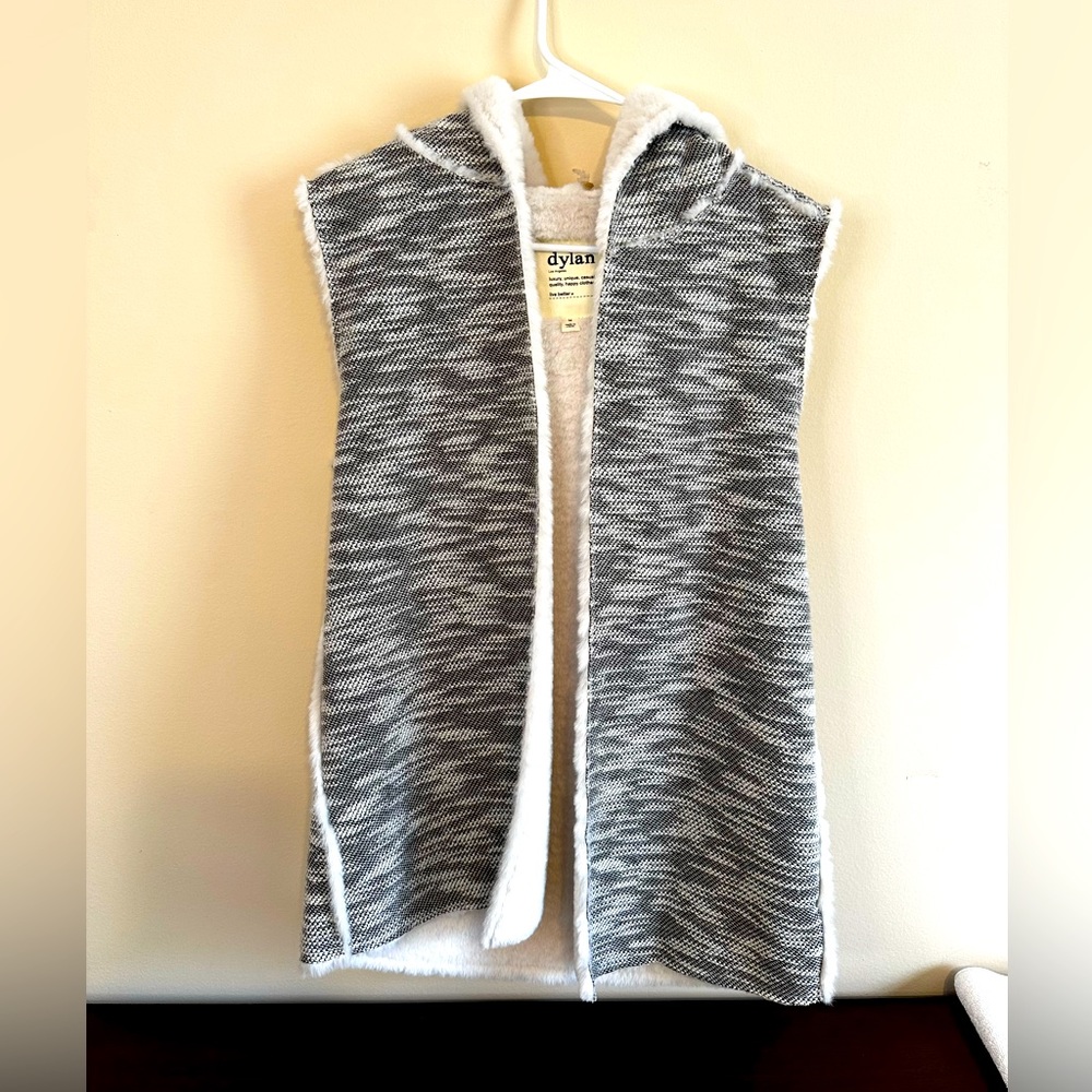 Dylan Faux Fur Vest size medium.